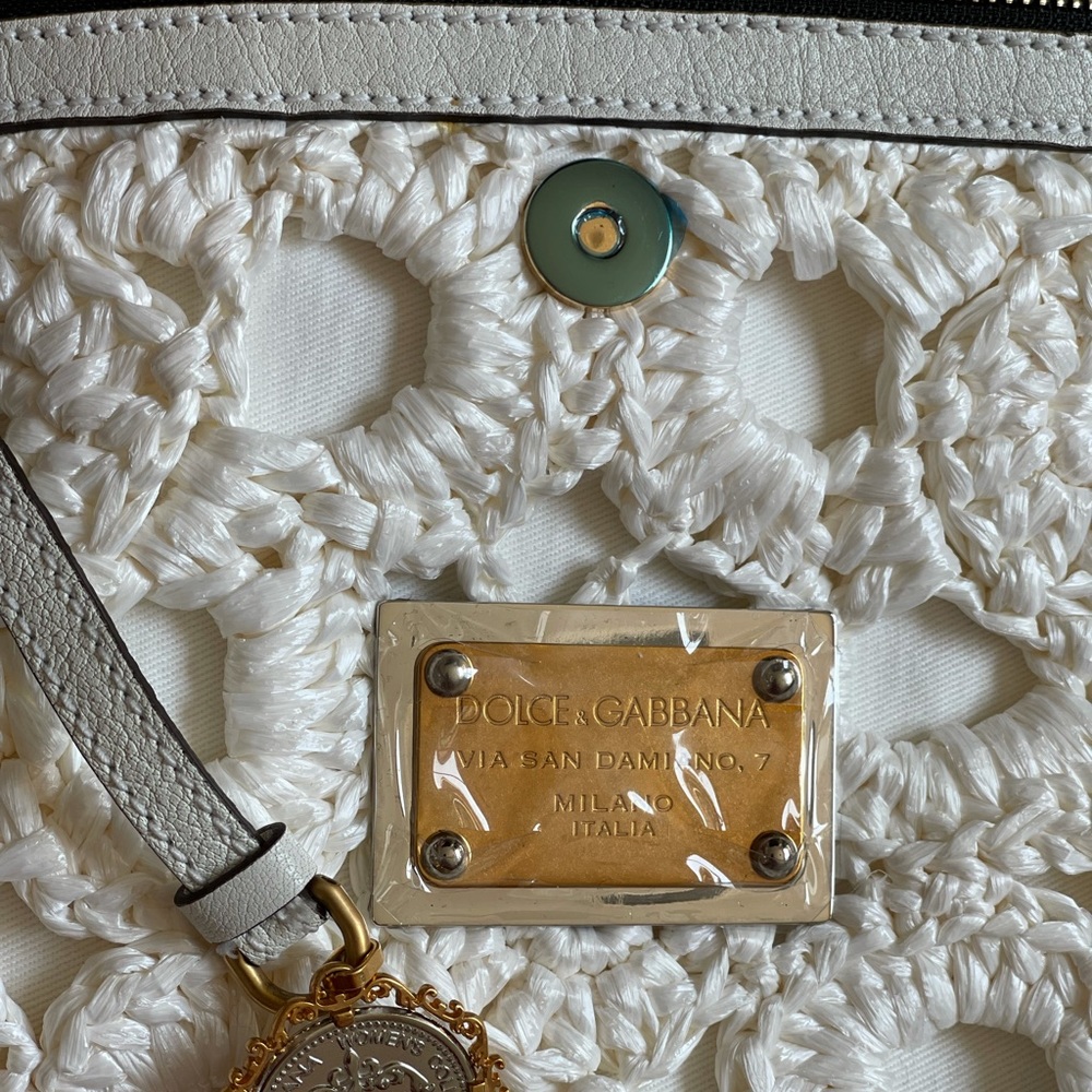 Dolce & Gabbana
Crocheted Sicily bag - Picture 14 of 16